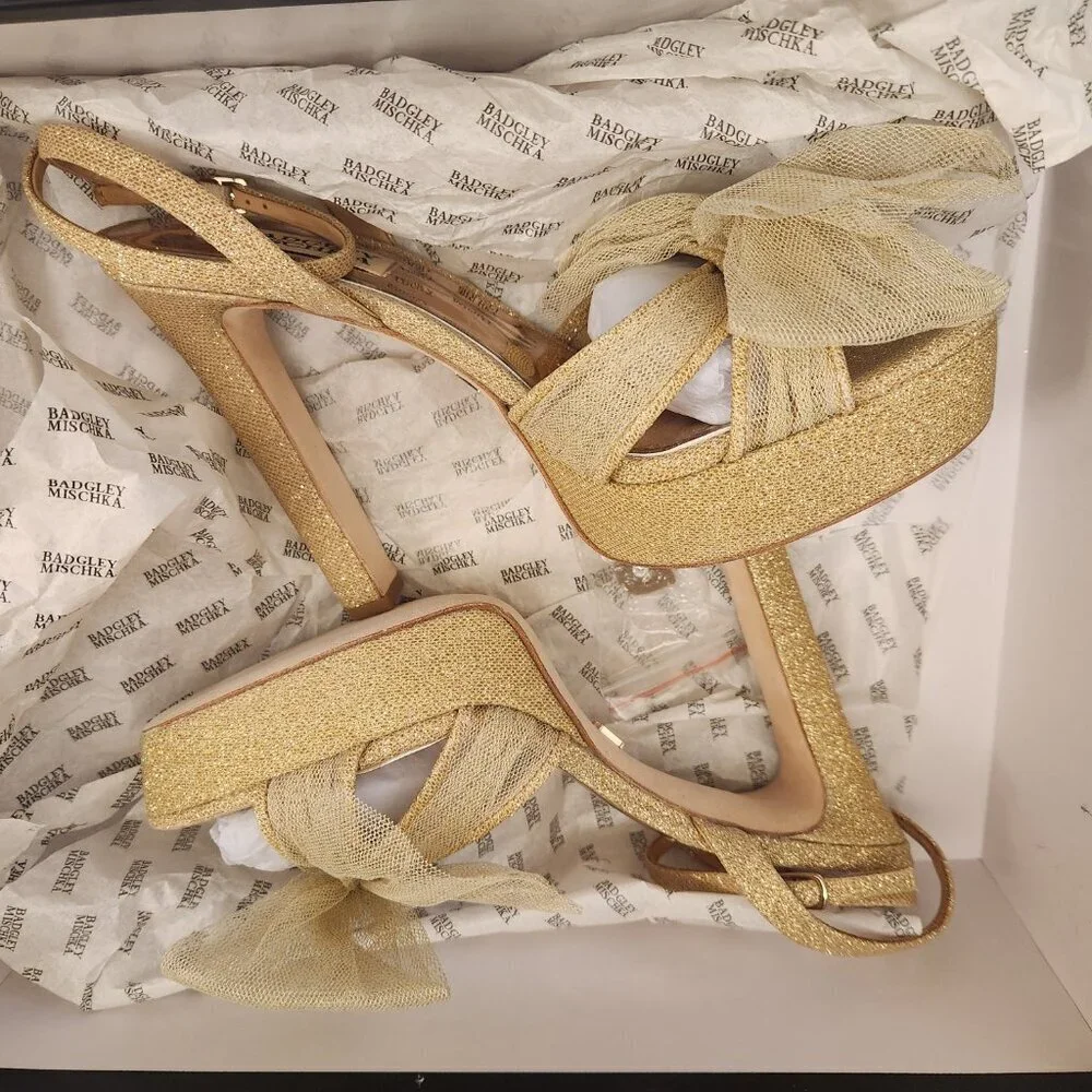 Badgley Mishcka Sophie Bow Platform Sandals. NIB. Size 6.5